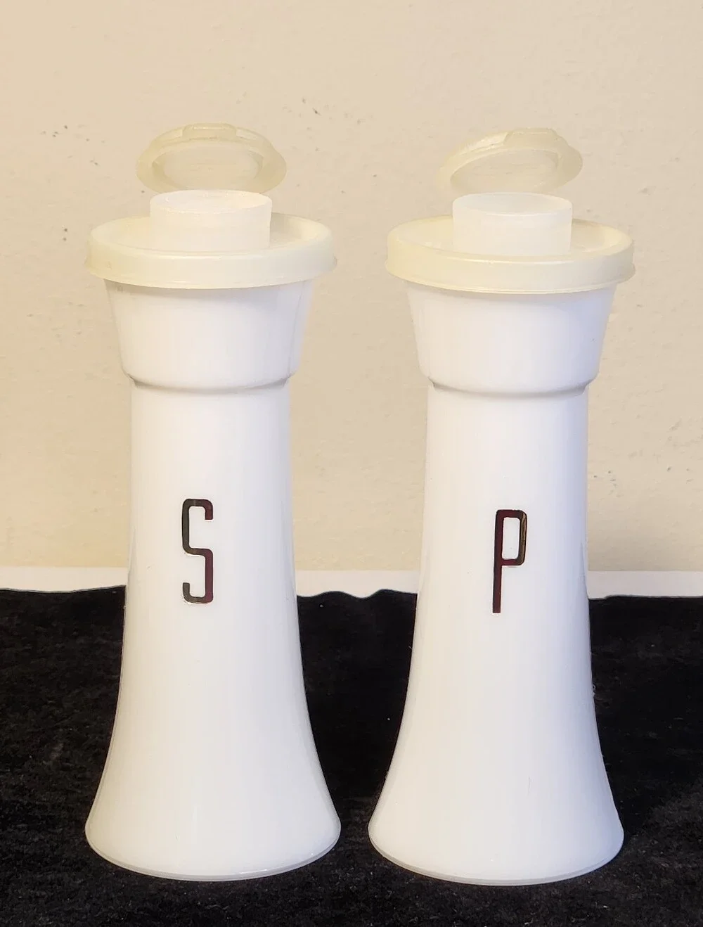 Tupperware White Salt & Pepper Shaker Set